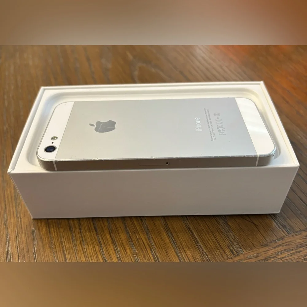 iPhone 6 - broken screen-16GB) Space Gray with original box